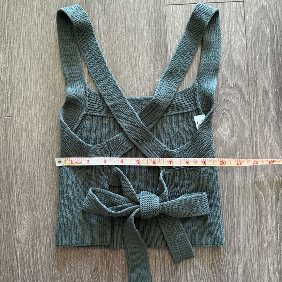 Aritzia Cayenne Top - Picture 8 of 8